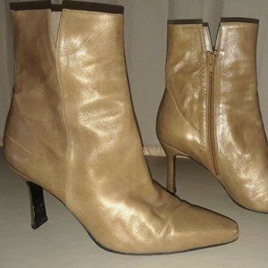 STUART WEITZMAN Gold Boots Pointed Toe High Heel 9